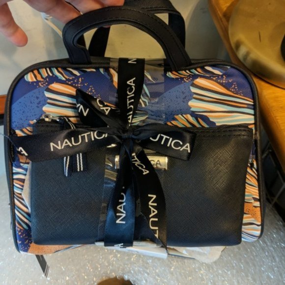 NAUTICA Two Piece Cosmetic Bags NWT - Picture 4 of 5
